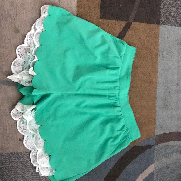 SHINESTAR BEAUTIFUL GREEN FLOWY SHORTS - Picture 2 of 3